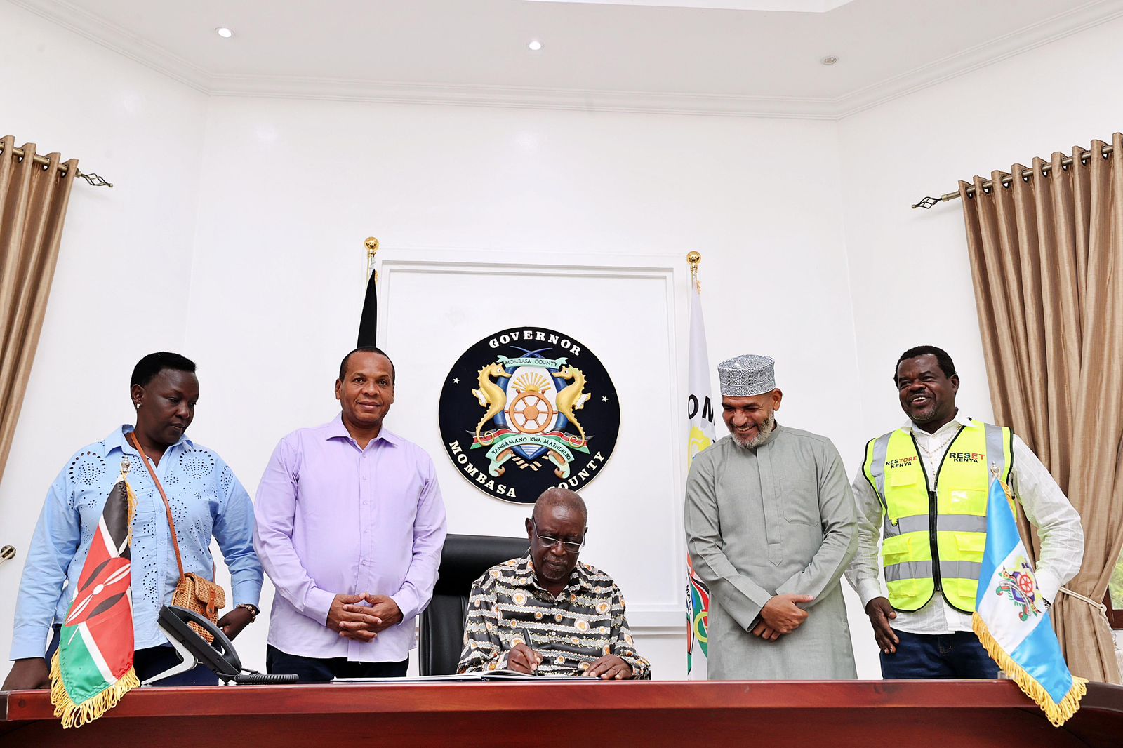 𝐒𝐞𝐧𝐚𝐭𝐞 𝐏𝐫𝐨𝐛𝐞𝐬 𝐂𝐨𝐧𝐭𝐫𝐨𝐯𝐞𝐫𝐬𝐢𝐚𝐥 𝐋𝐏𝐆 𝐇𝐚𝐧𝐝𝐨𝐯𝐞𝐫 𝐀𝐦𝐢𝐝 𝐎𝐮𝐭𝐜𝐫𝐲 𝐎𝐯𝐞𝐫 𝐄𝐧𝐞𝐫𝐠𝐲 𝐆𝐨𝐯𝐞𝐫𝐧𝐚𝐧𝐜𝐞  
